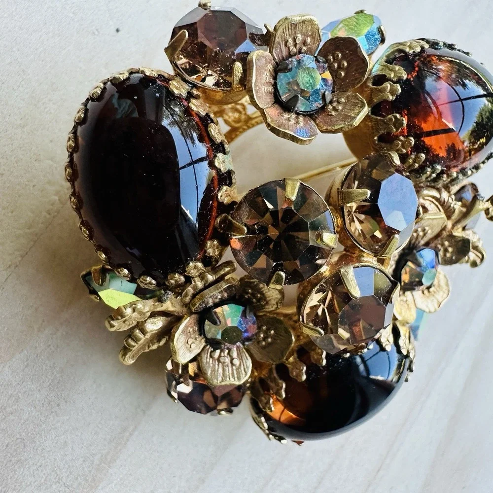Regency Jewels Brooch Pin 1.75 Inch‎ Flower Amber Brown Crystal Rhinestone Gold